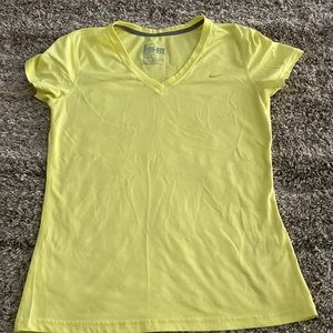Nike - neon yellow regular fit - dry fit vneck